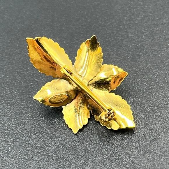 Wells Vintage 14K Gold Filled Rose Flower Leaf Carved Pin Brooch - Picture 10 of 10